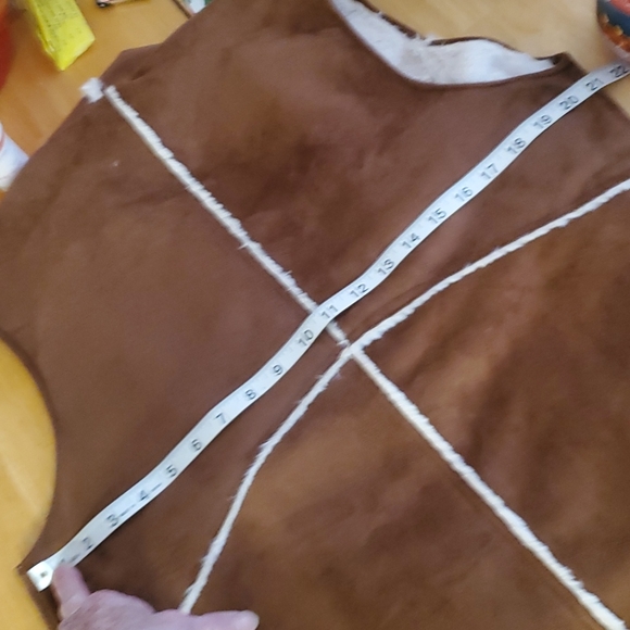 Bearpaw Surefire Faux Sherpa Vest Brand New - Picture 7 of 8